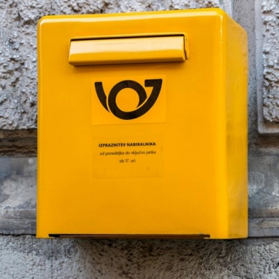 SPREMEMBE GLEDE OBRAČUNAVANJA POŠTNINE ZA NAROČILA V SPLETNI KNJIGARNI